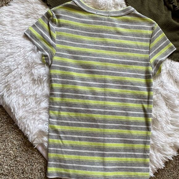 Bundle of 2 Tops Size XS & Small - Picture 7 of 7
